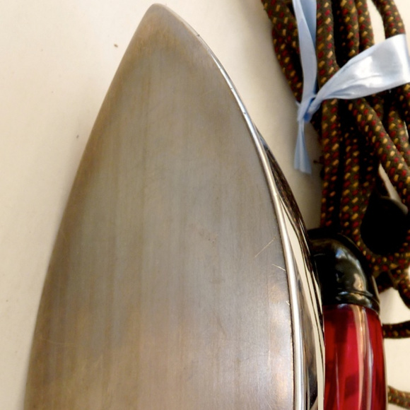 Vintage electric American Beauty iron red lucite - Picture 2 of 8